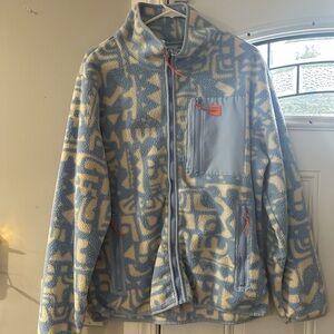 Billabong fuzzy sweater (similar to Synchilla)